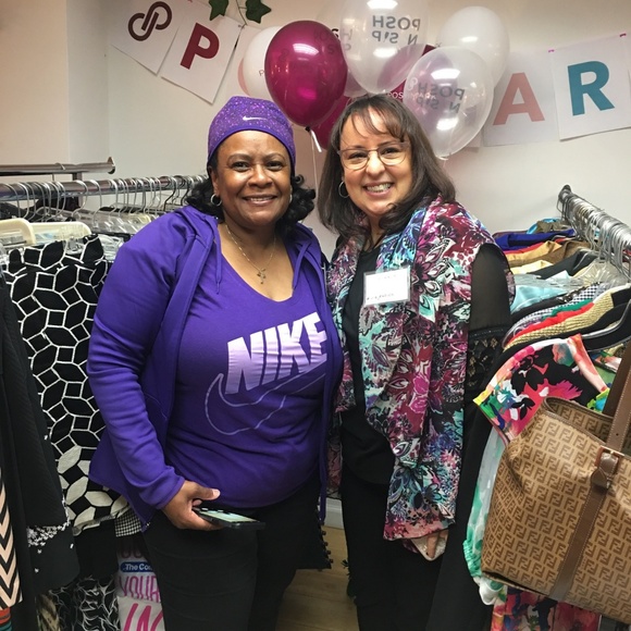 MY FIRST POSH SIP N SHOP NYC🍎 5/18/19 YAY! - Picture 2 of 8